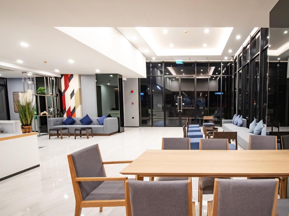 Fortune D Hotel פיטסנולוק מראה חיצוני תמונה