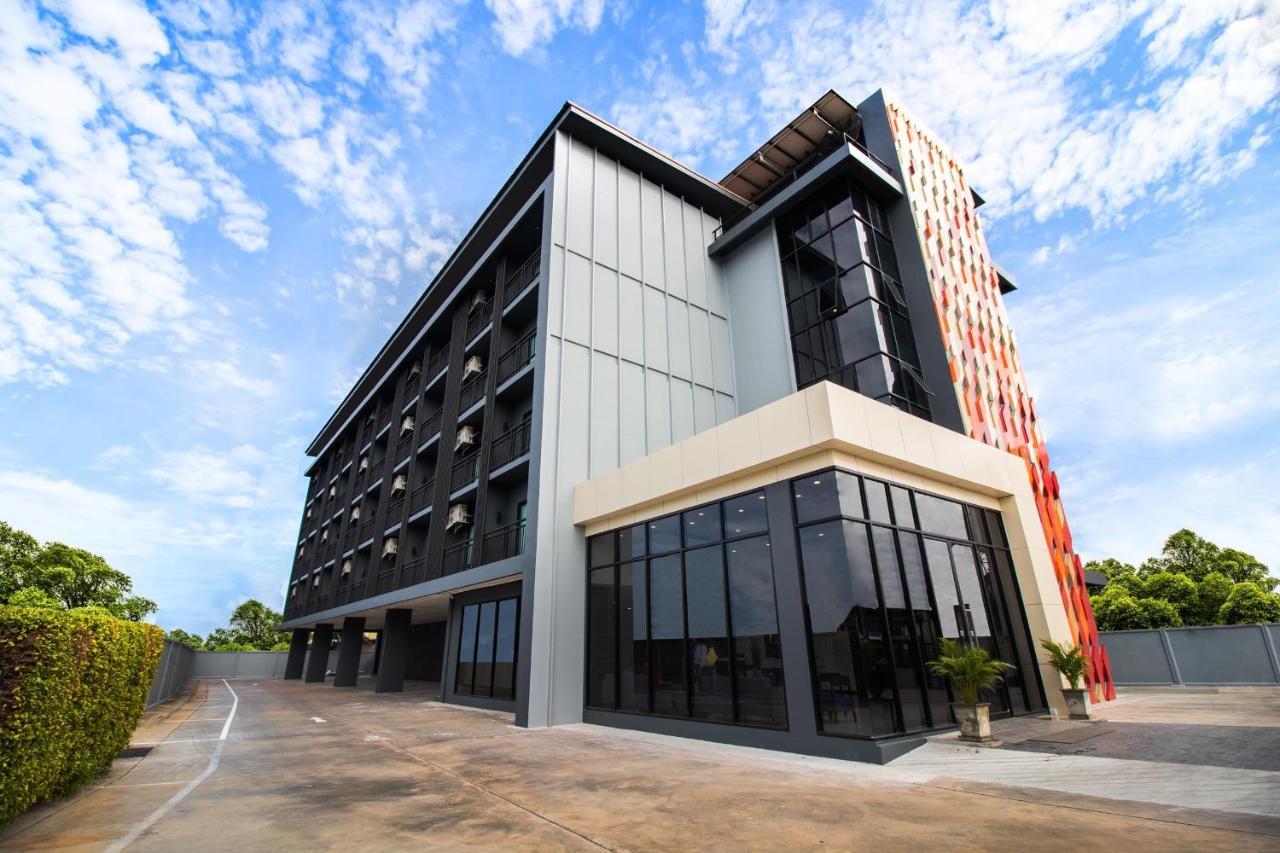 Fortune D Hotel פיטסנולוק מראה חיצוני תמונה